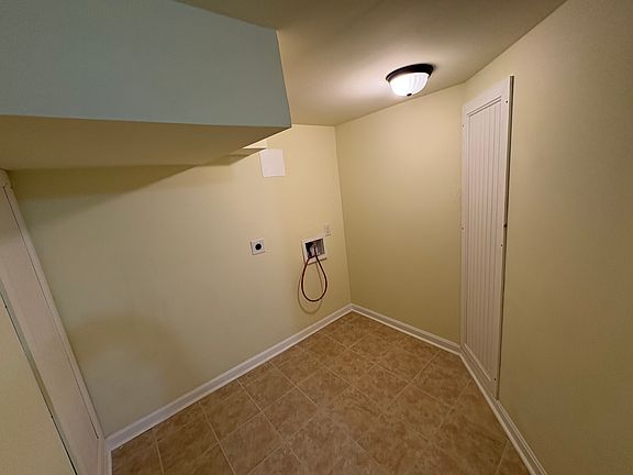 4th image of 46642 Yorktown Rd