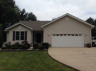 13992 Indian Trail Dr, Mount Vernon, IL 62864