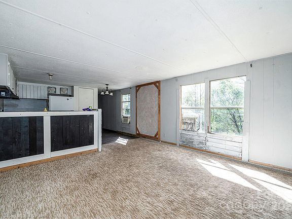 5th image of 160 Hefner Ln