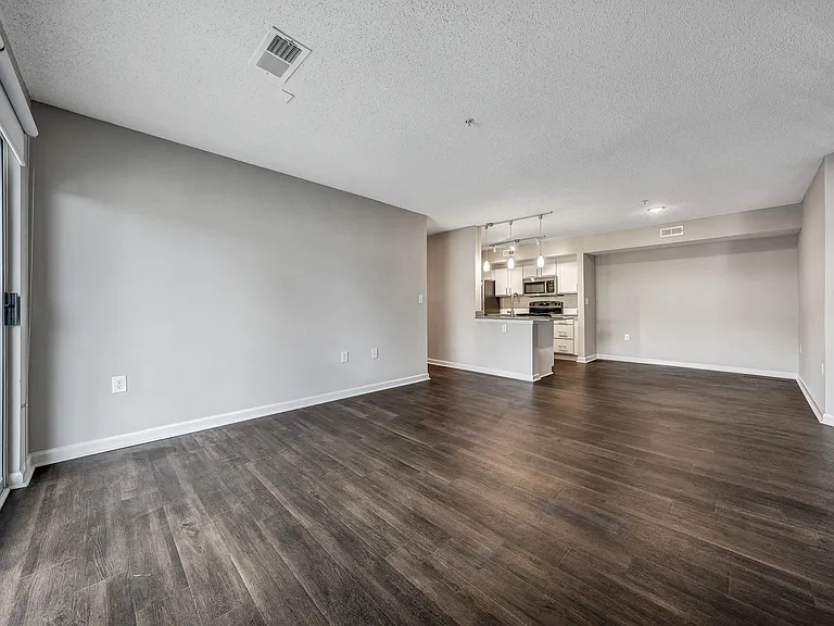 Sunscape Apartments — Photo 21