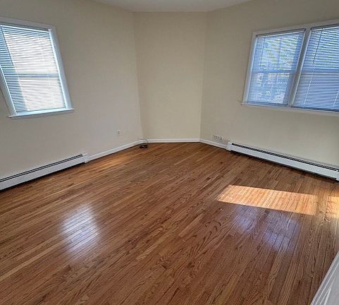 4th image of 458 Lanza Ave #1