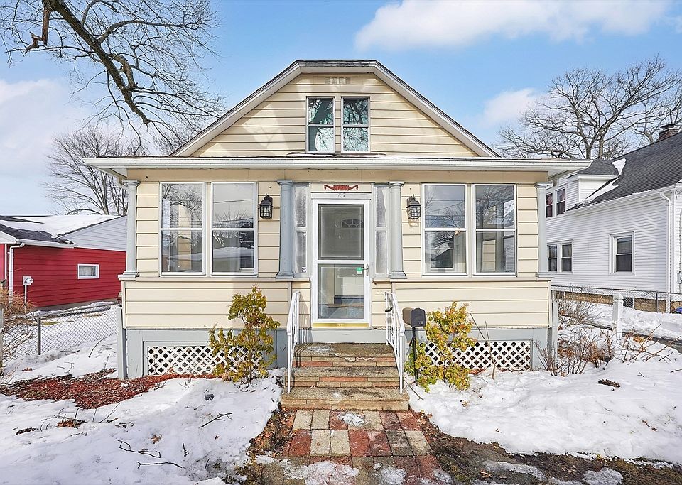 1st image of 27 Parallel St