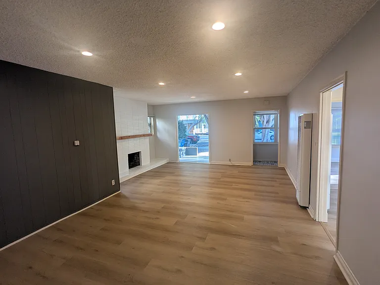4120 Van Buren Pl — Photo 2
