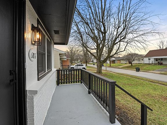 4th image of 686 French Dr