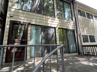 2424 39th St NW, Washington, DC 20007