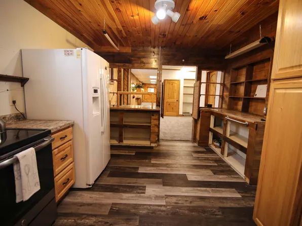 200 S Kalamazoo St, White Pigeon, MI 49099