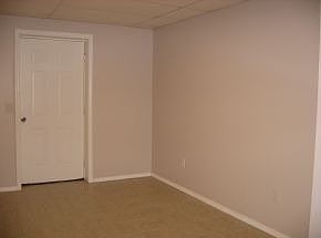 4th image of 517 Old Village Ct