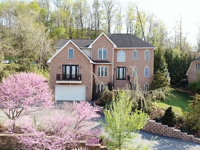 1st image of 206 Blue Stone Hills Dr