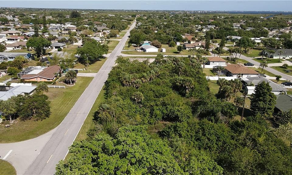 2nd image of 18573 Lake Worth Blvd
