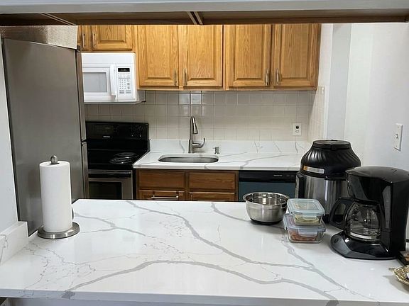 4th image of 43 Van Wagenen Ave APT 3B
