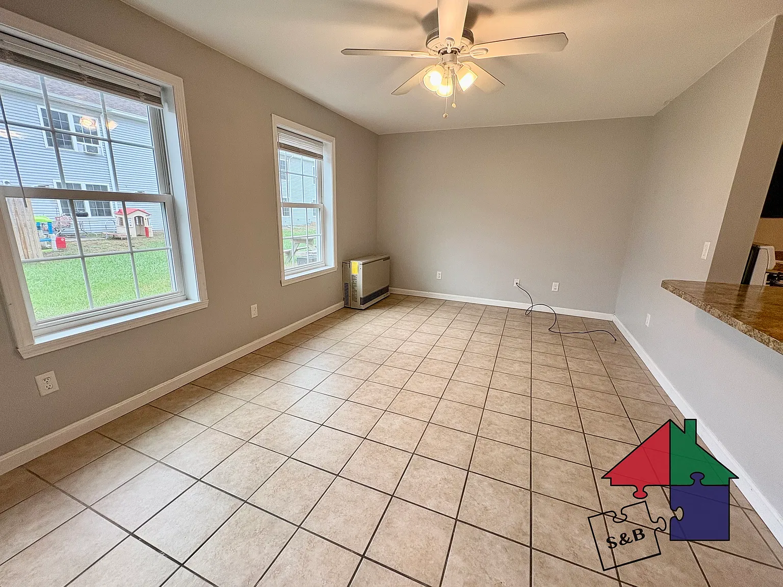 3 bed, 2.5 bath, 1394 sqft, $2,195 — Photo 3