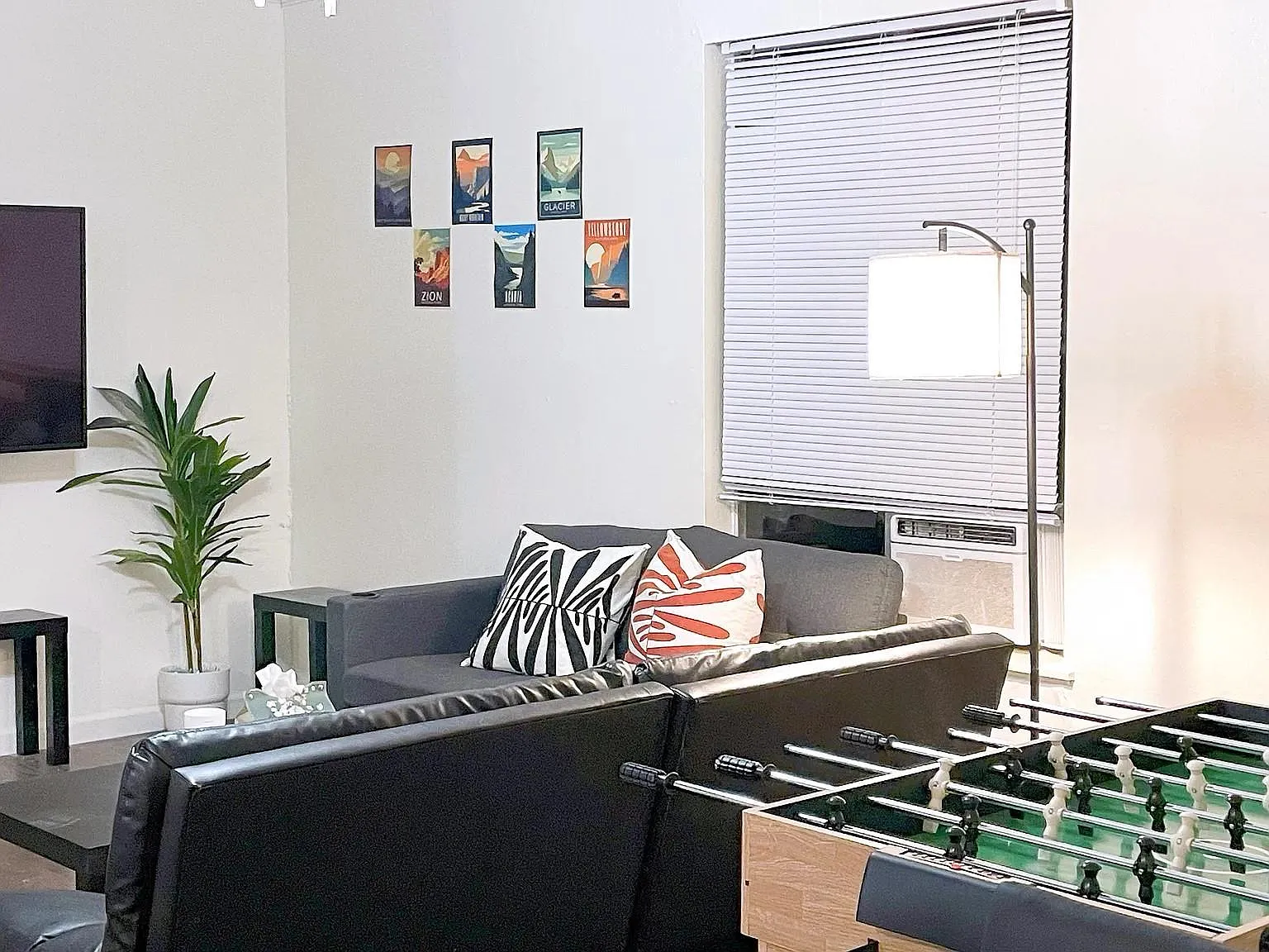 2 bed, 1.0 bath, 1440 sqft, $1,495 — Photo 2