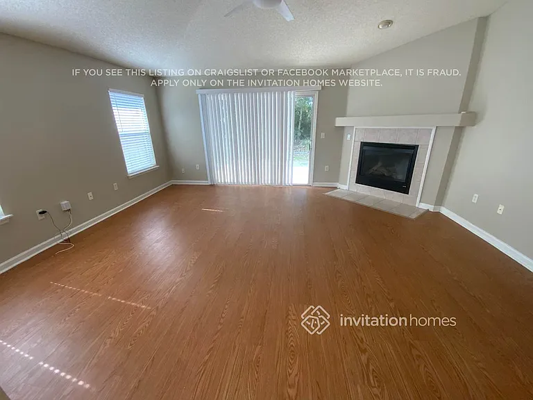 1807 Moss Creek Dr — Photo 2