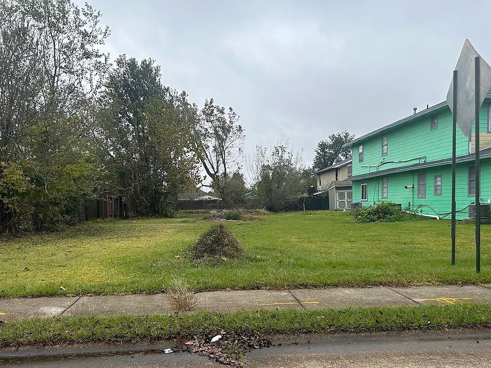 1st image of 1015 Pine St
