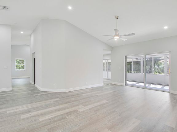 5th image of 721 Birdie Court