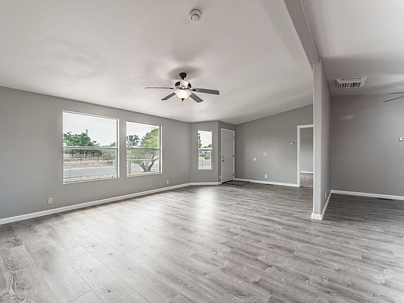 3rd image of 1358 W Wildrose Ave
