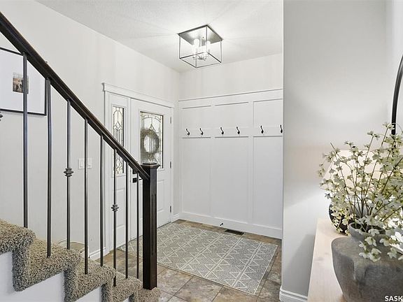 3rd image of 1015 Muzyka ROAD