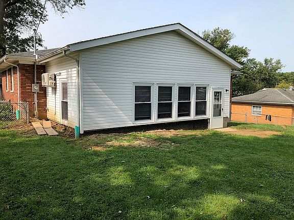 2nd image of 133 Oaklawn Dr