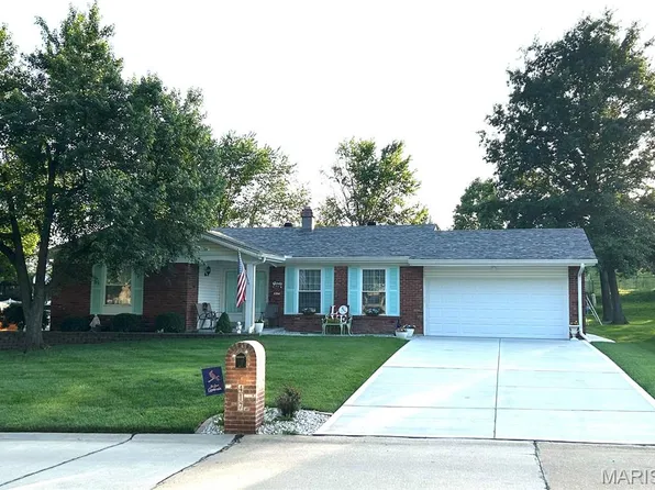 417 Iron Warrior Ln, Ballwin, MO 63011
