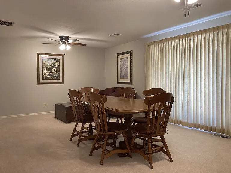 927 Skyline Dr — Photo 10