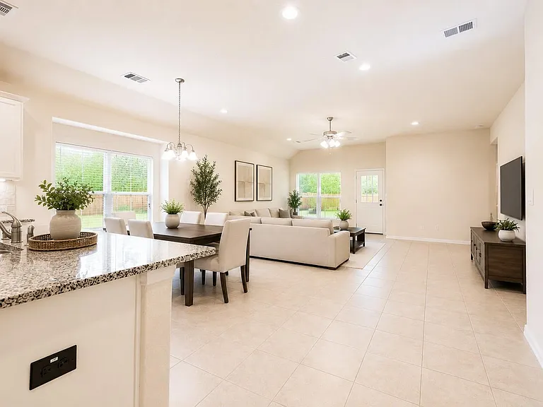 604 Linnwood Dr W — Photo 15