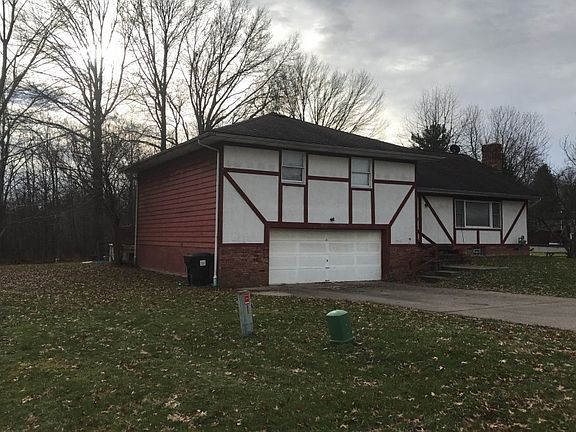 3rd image of 8126 Clover Ln