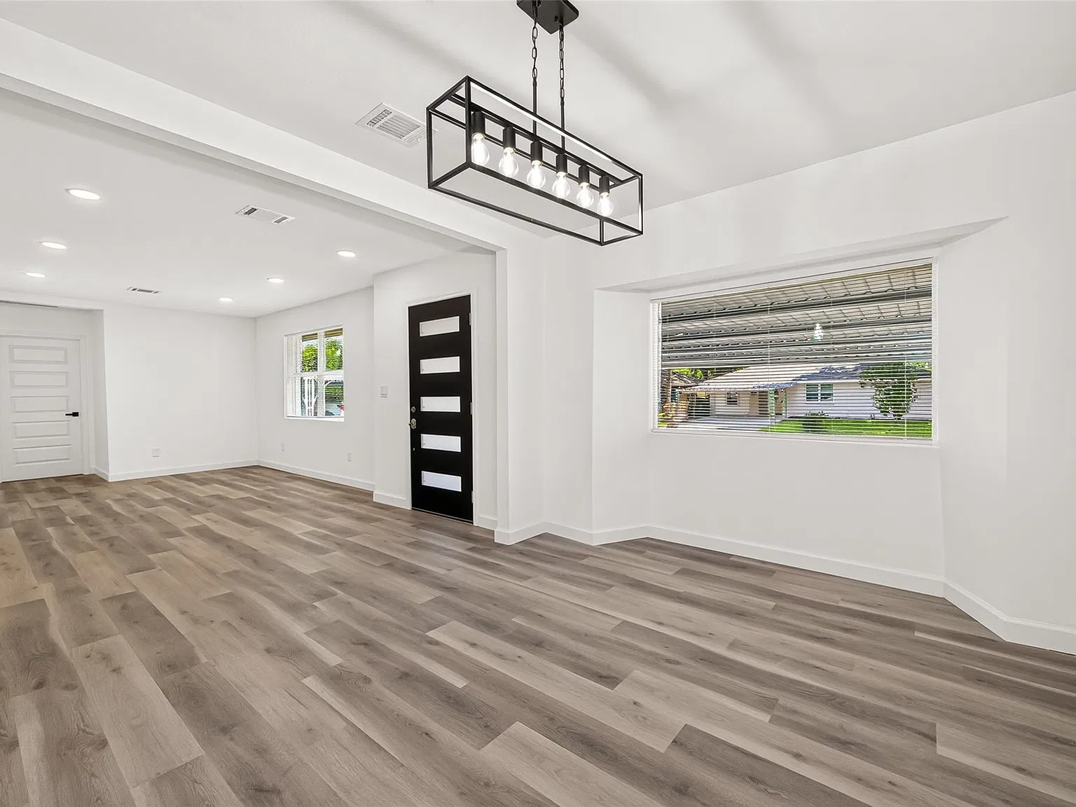 4 bed, 2.0 bath, 1515 sqft, $2,100 — Photo 3