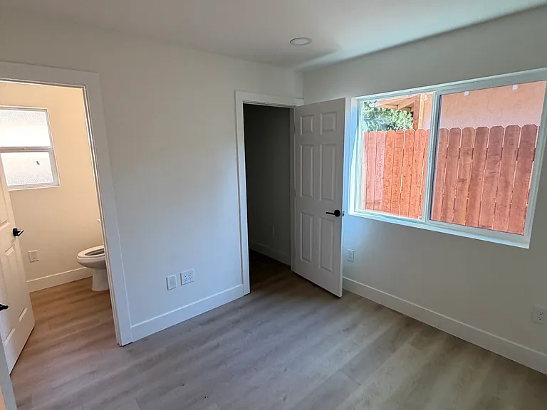 1842 Arcadian Ave #5 — Photo 8