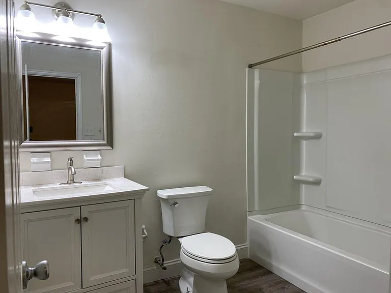 215 East Ct #215 — Photo 16