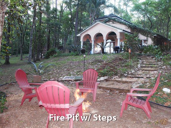 5th image of 8511 Clear Lake Ln