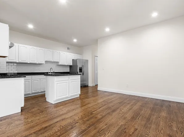 215 South Street image 16 of 37