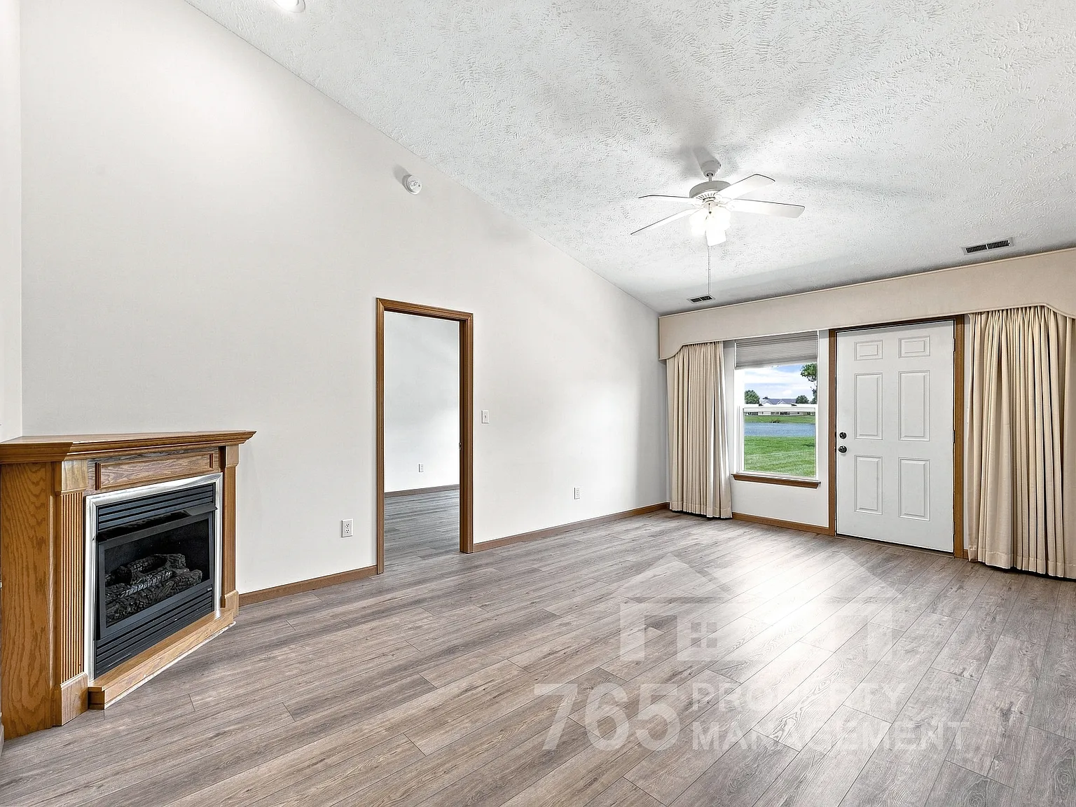 3 bed, 1135 sqft, $1,650 — Photo 3