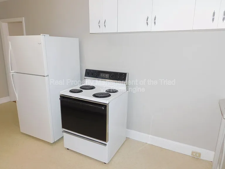 2644 Walker Ave #B — Photo 6