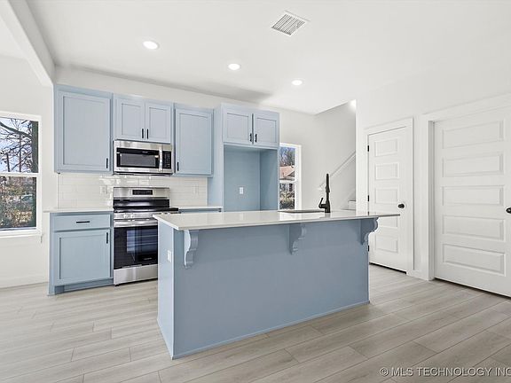 5th image of 108 Stiller Ave