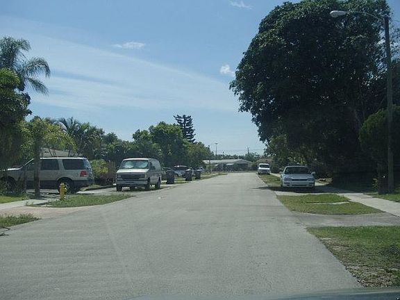 4th image of 5273 NE 2nd Ter