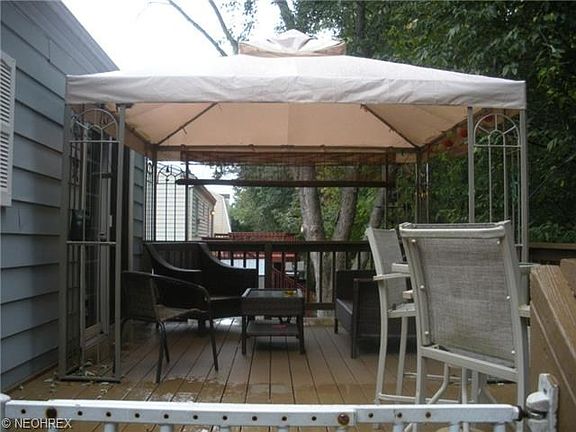 3rd image of 9432 Lawnfield Dr