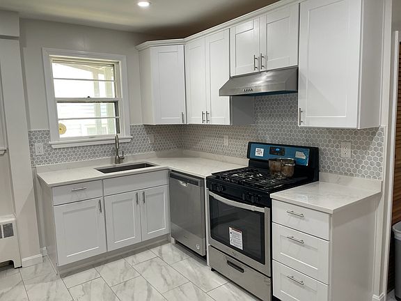 2nd image of 39 Winthrop Ave