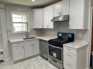 39 Winthrop Ave, Lowell, MA 01851