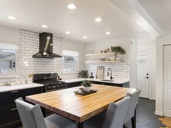 55 Paragon Rd, West Roxbury, MA 02132