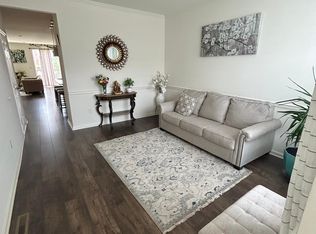 10 Larkspur Ln #10, Monroe Township, NJ 08831