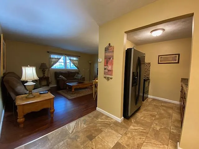 2 bed, 850 sqft, $845 — Photo 4