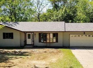 5 Ridgecrest Ct, Blue Grass, IA 52726