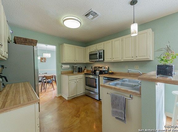 4th image of 11622 Old Hills Ln
