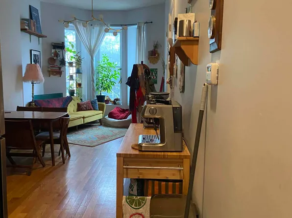 962 Saint Mark's Avenue image 1 of 12