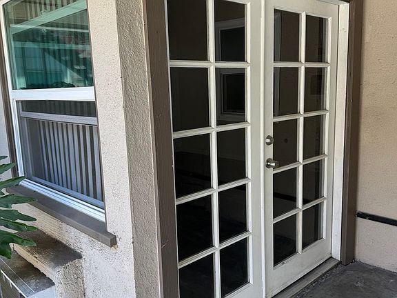 2nd image of 331 E Live Oak St