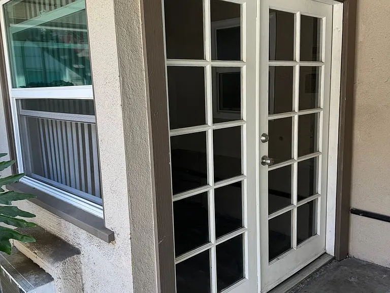 331 E Live Oak St — Photo 21