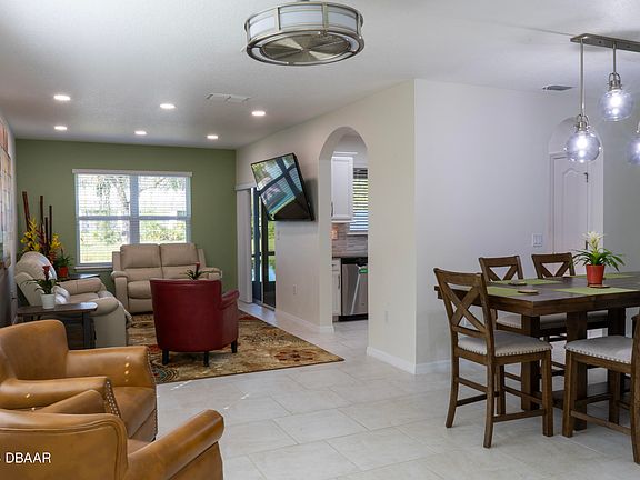 5th image of 241 Tarracina Way