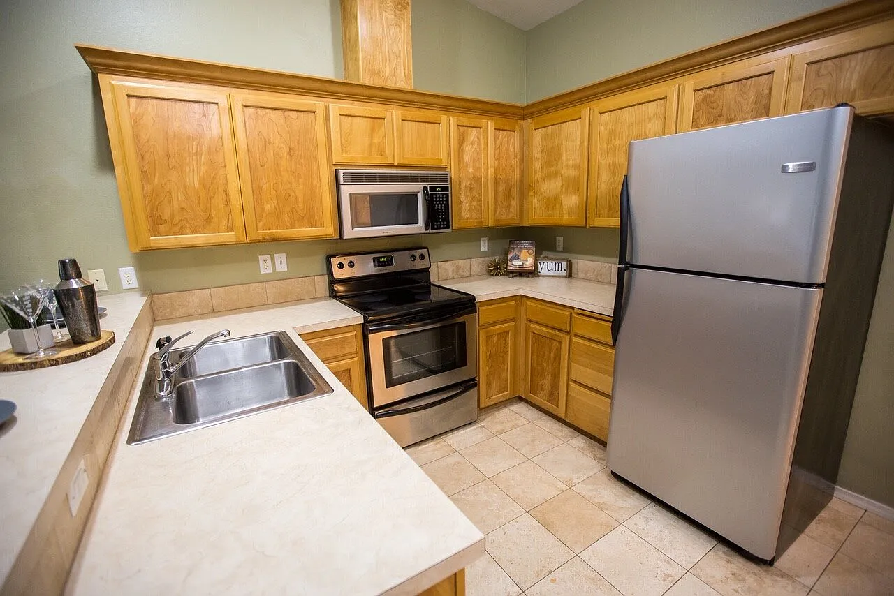 2 bed, 900 sqft, $1,725 — Photo 3