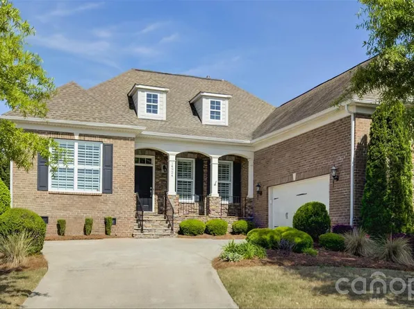 14924 High Bluff Ct, Charlotte, NC 28278