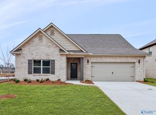 134 Hillis Ln, Hazel Green, AL 35750